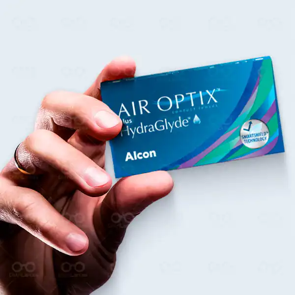 Mão e Caixa Air Optix Plus HydrGlyde