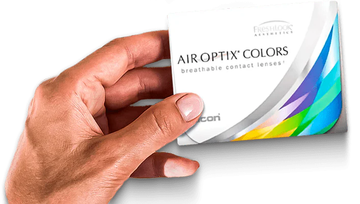 Mão e Caixa Air Optix Colors-min