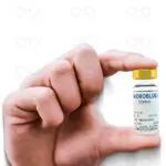 Mão e Caixa Lentes de Contato Hidroblue UV Tórica